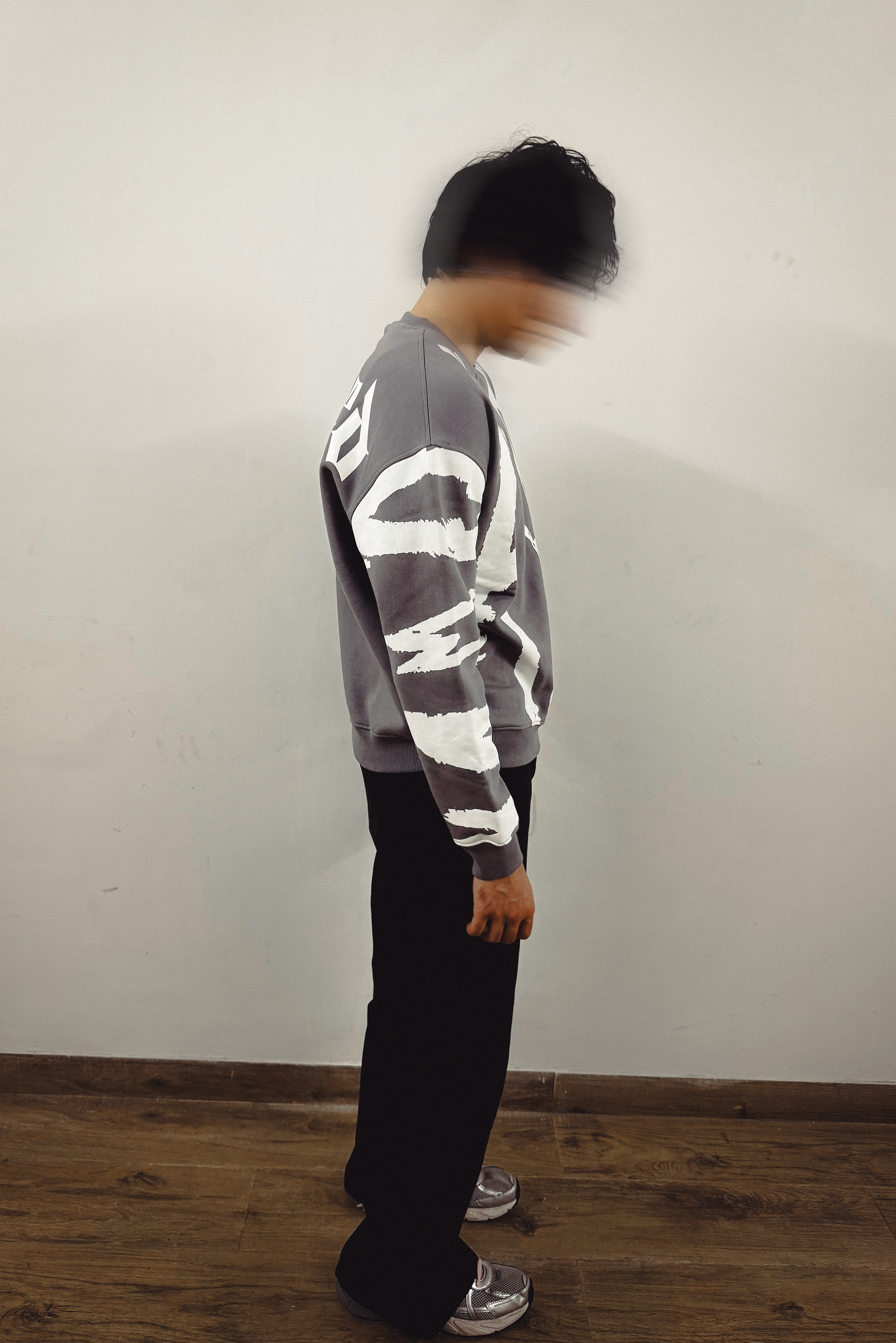 FLOODED VEINS CREWNECK