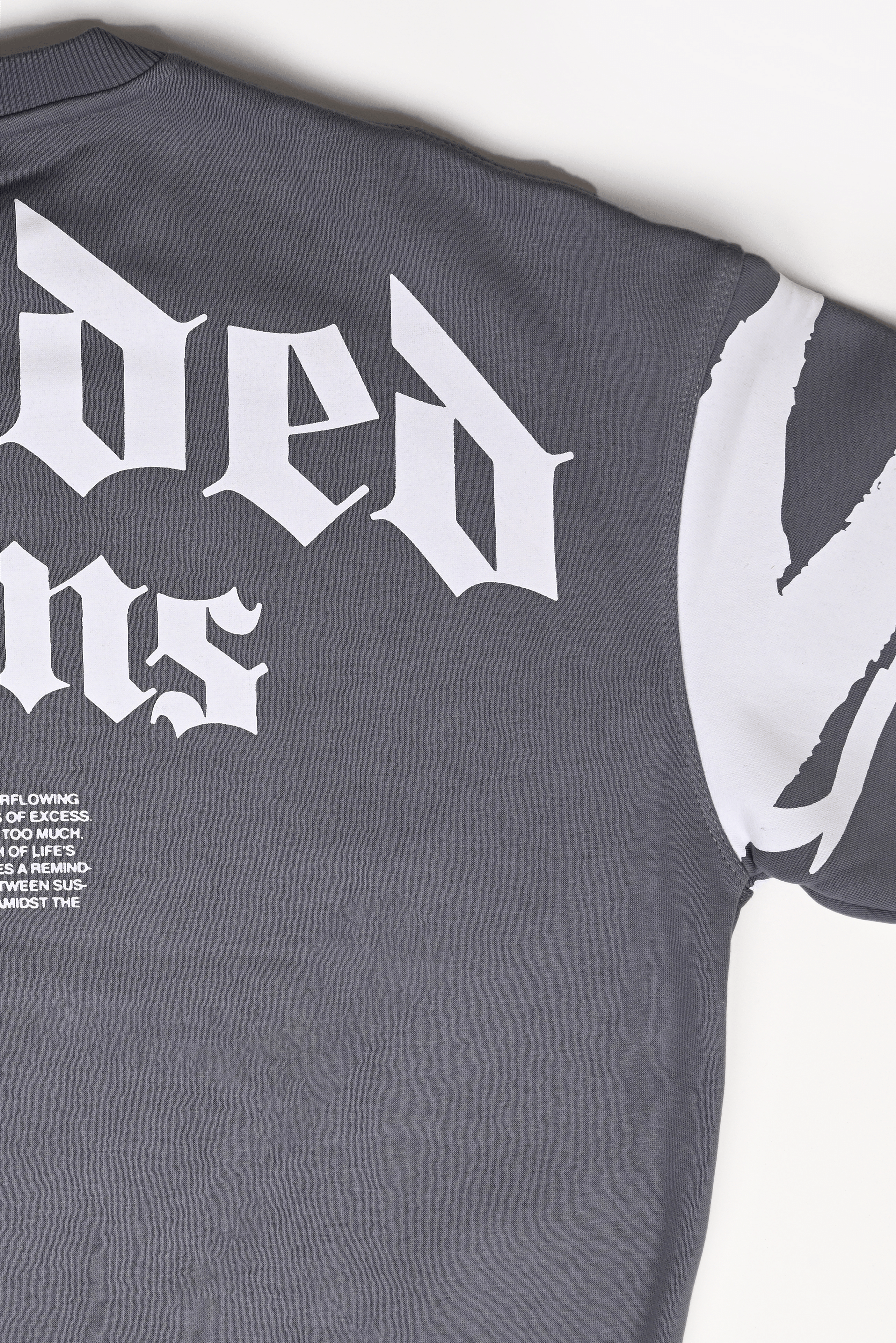 FLOODED VEINS CREWNECK